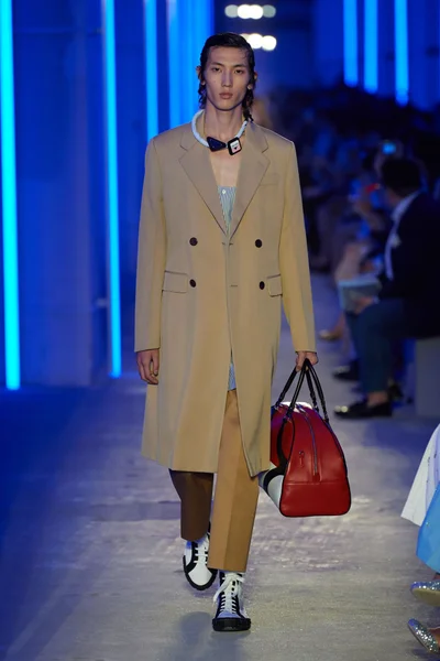 Look 8